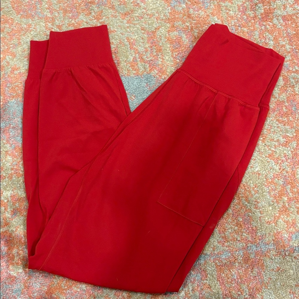 Salutation High Rise Jogger | Red